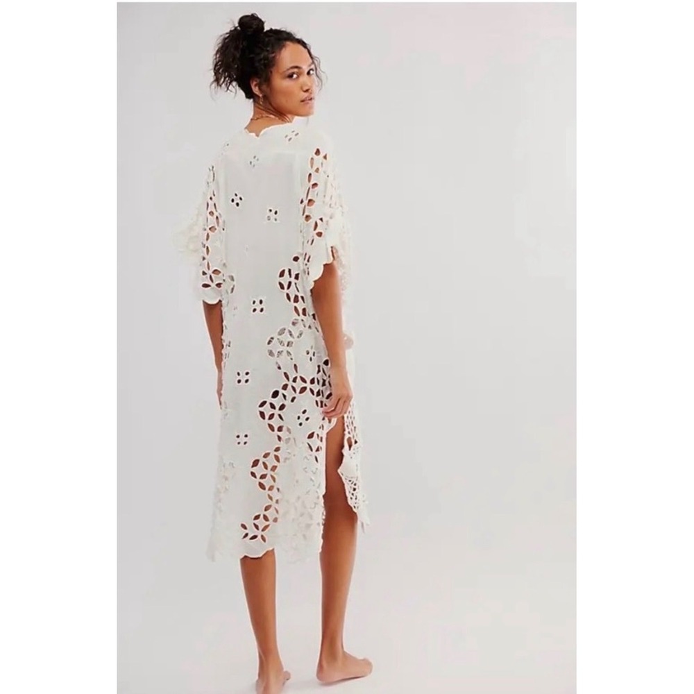 Intimately Free People White Crochet Away Eyelet Lace Kaftan Cover Up Dress XS/S - Picture 2 of 8